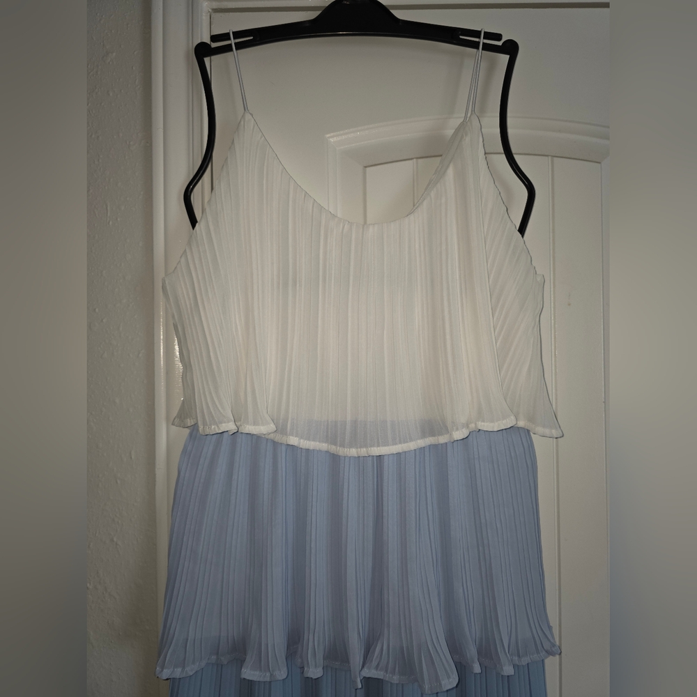 She + Sky Sleeveless Woven Plisse Tiered Dress Size Large - Picture 2 of 9